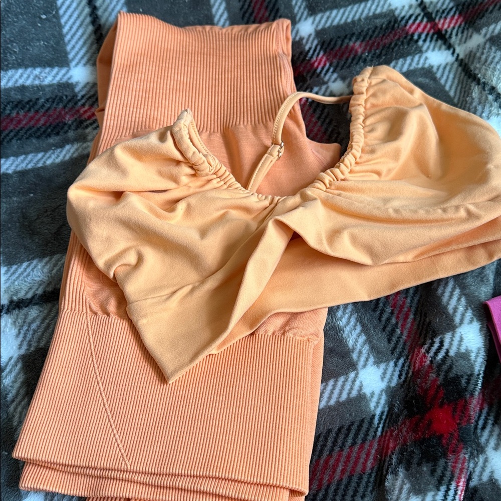 Lazuli Label M (orange) with bra